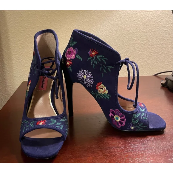 Betsey Johnson Caira Embroidered Floral Navy Blue Peep-Toe Booties-High Heels - Picture 1 of 4